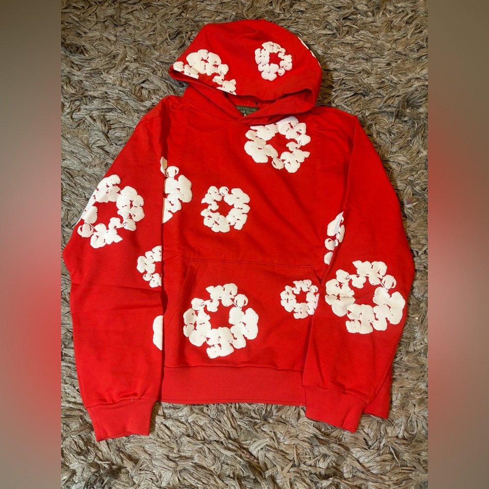 Denim Tears The Cotton
Wreath Sweatshirt
Red